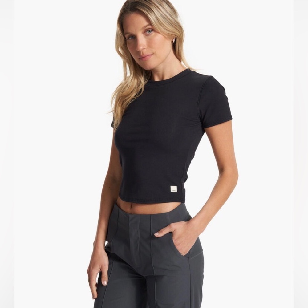 Vuori Pose fitted tee